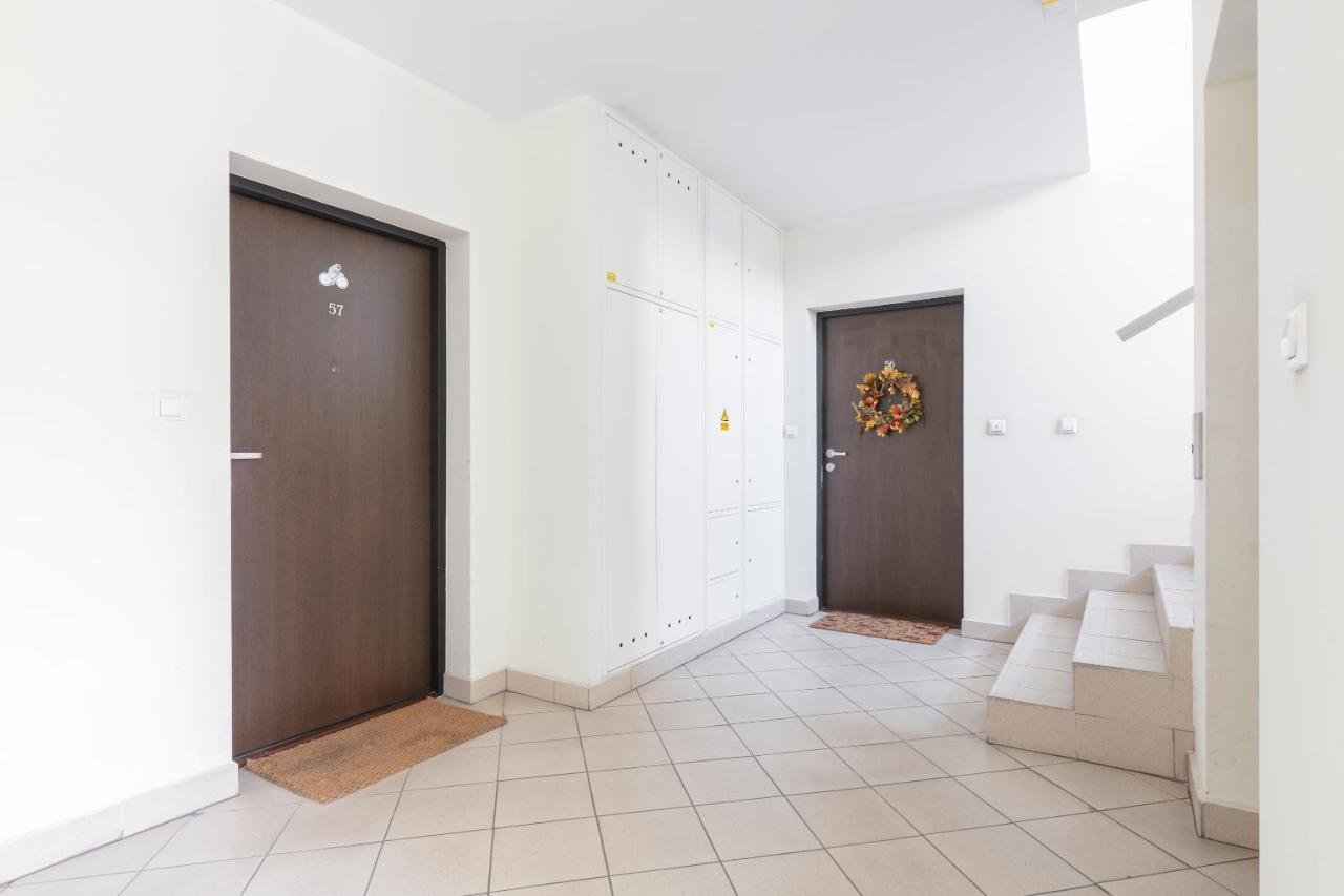ורשה Wincentego Colorful Apartment מראה חיצוני תמונה
