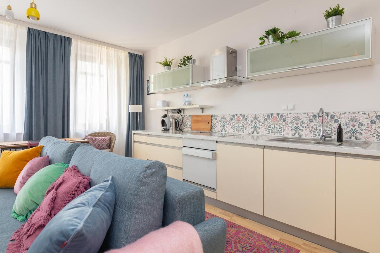 ורשה Wincentego Colorful Apartment מראה חיצוני תמונה